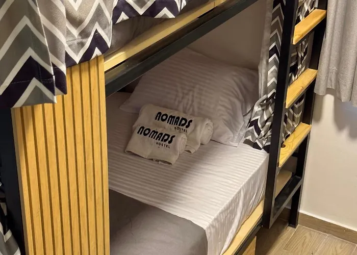 Nomads Hostel *