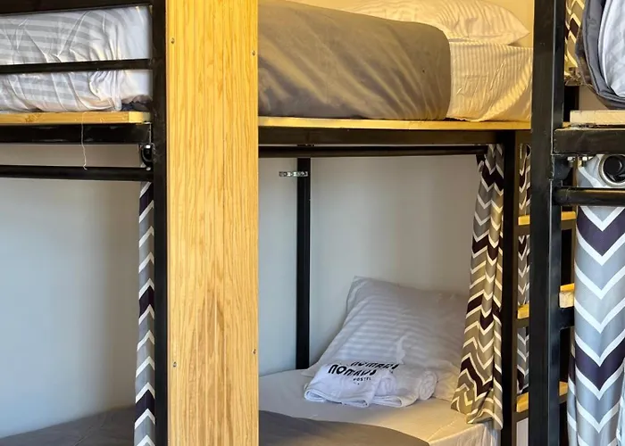 Hostel Nomads *