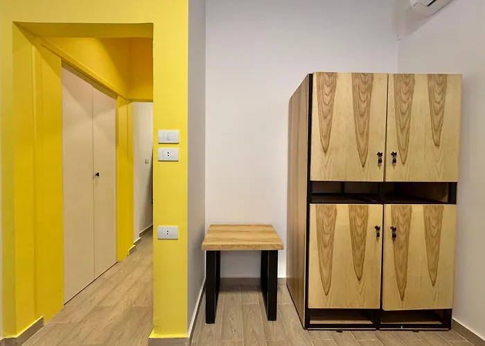 Nomads Hostel *